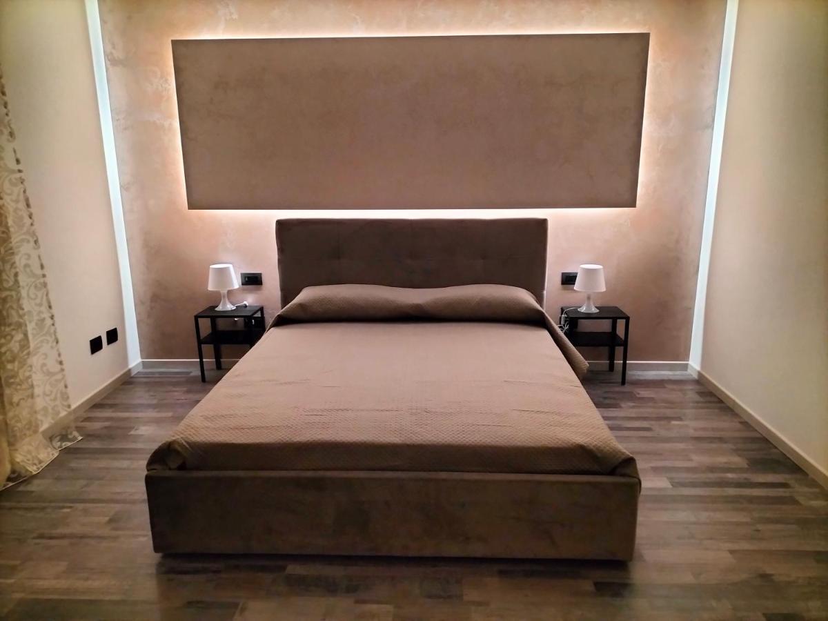 Santiago Rooms Caltagirone Bagian luar foto