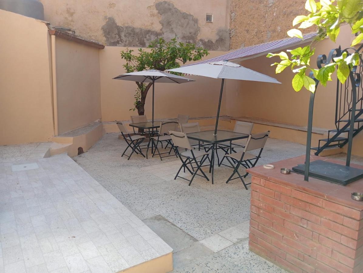 Santiago Rooms Caltagirone Bagian luar foto