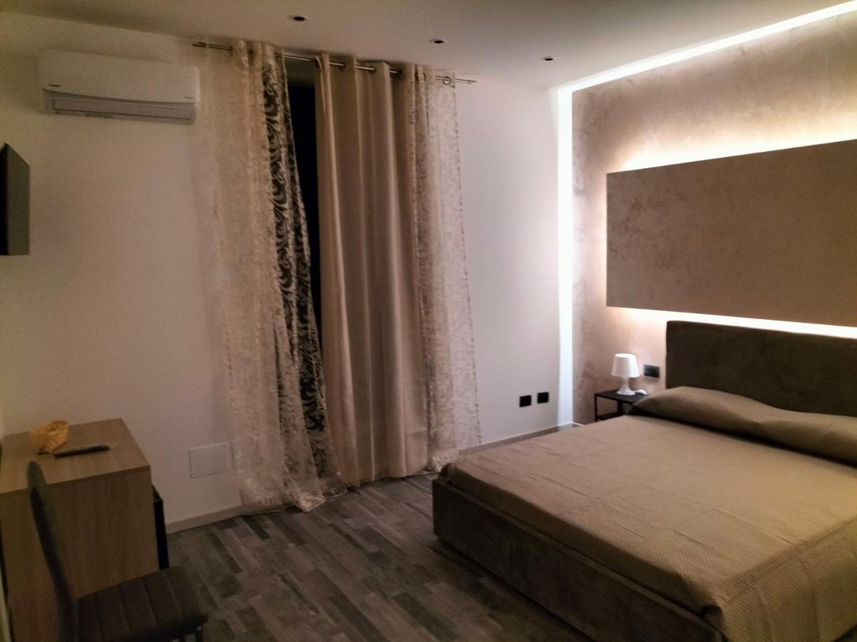 Santiago Rooms Caltagirone Bagian luar foto